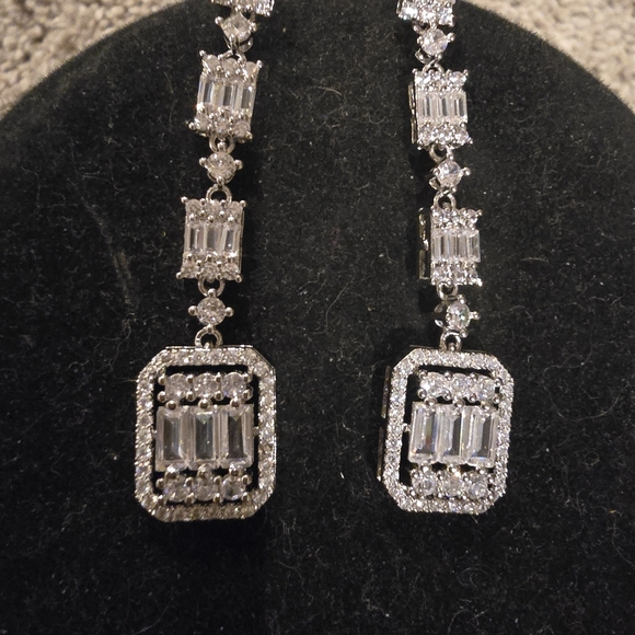 Stunning Silver Crystal Drop Earrings - Picture 7 of 15